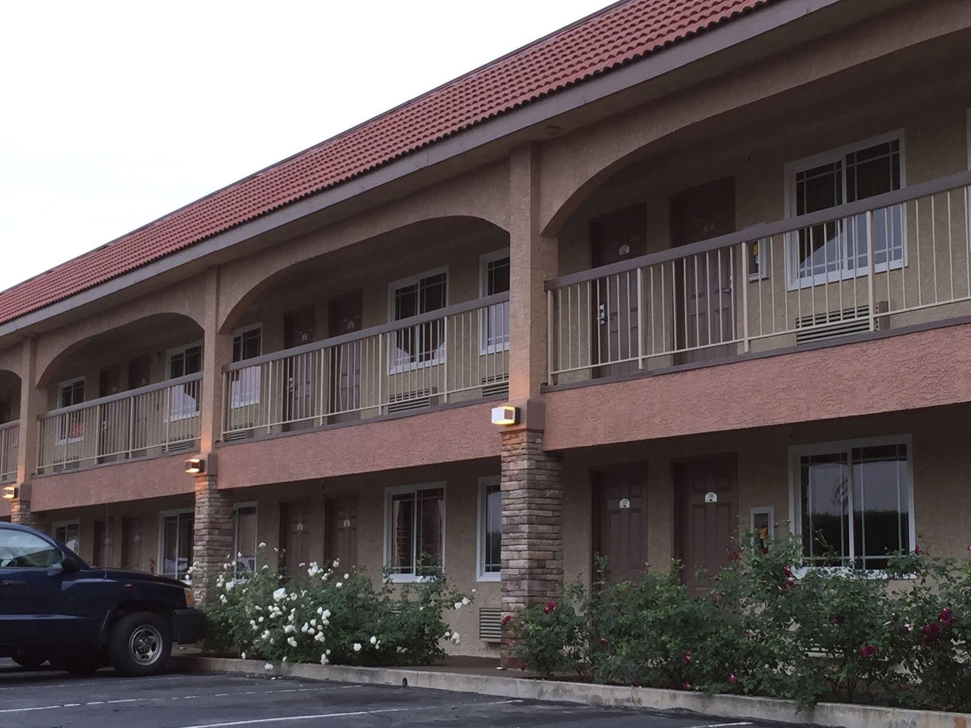 Industry Inn & Suites La Puente Exterior photo